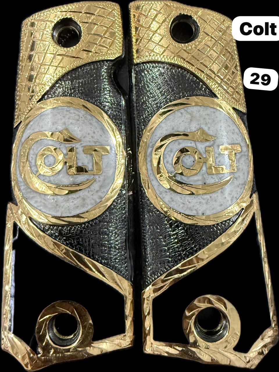 CACHAS COLT
